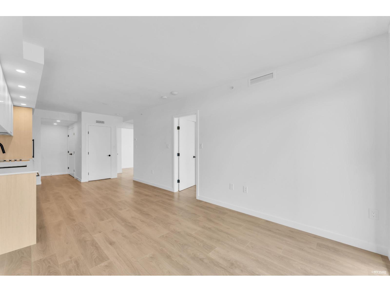 1111 13738 Central Avenue, Surrey, British Columbia  V3T 0X5 - Photo 13 - R3137639