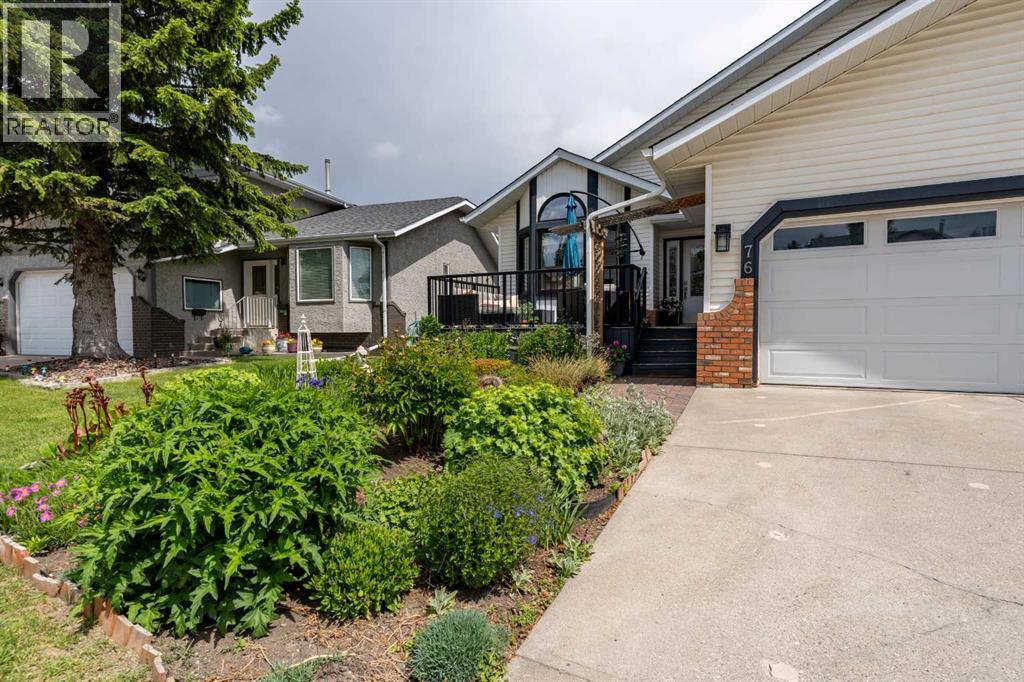 76 Edgepark Road Nw, Calgary, Alberta  T3A 4P8 - Photo 9 - A2322447