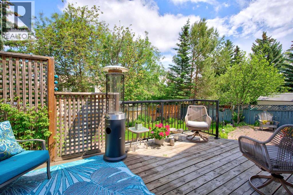 76 Edgepark Road Nw, Calgary, Alberta  T3A 4P8 - Photo 5 - A2322447
