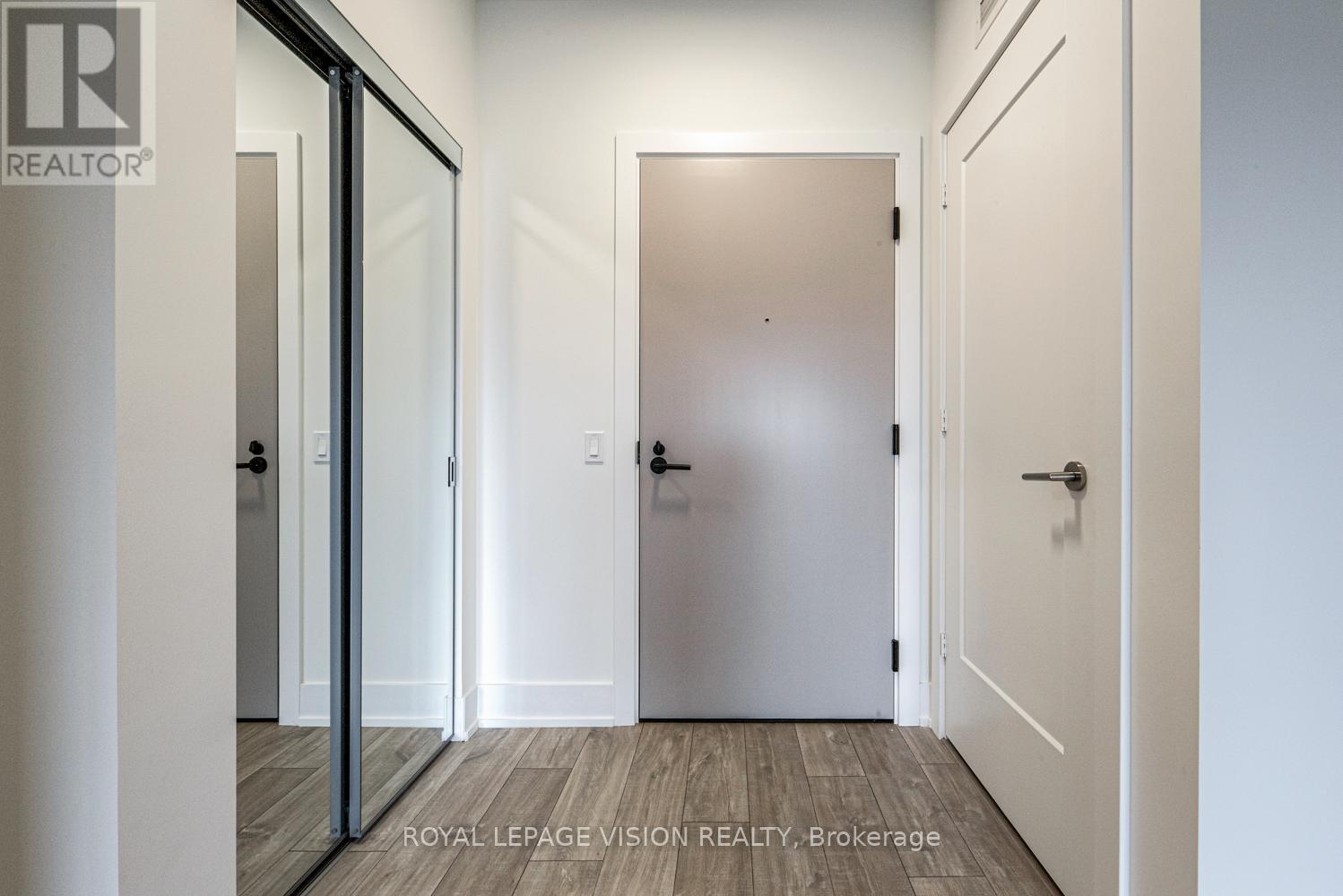 819 - 858 Dupont Street, Toronto, Ontario M6G 0C1 - Photo 3 - W13460550
