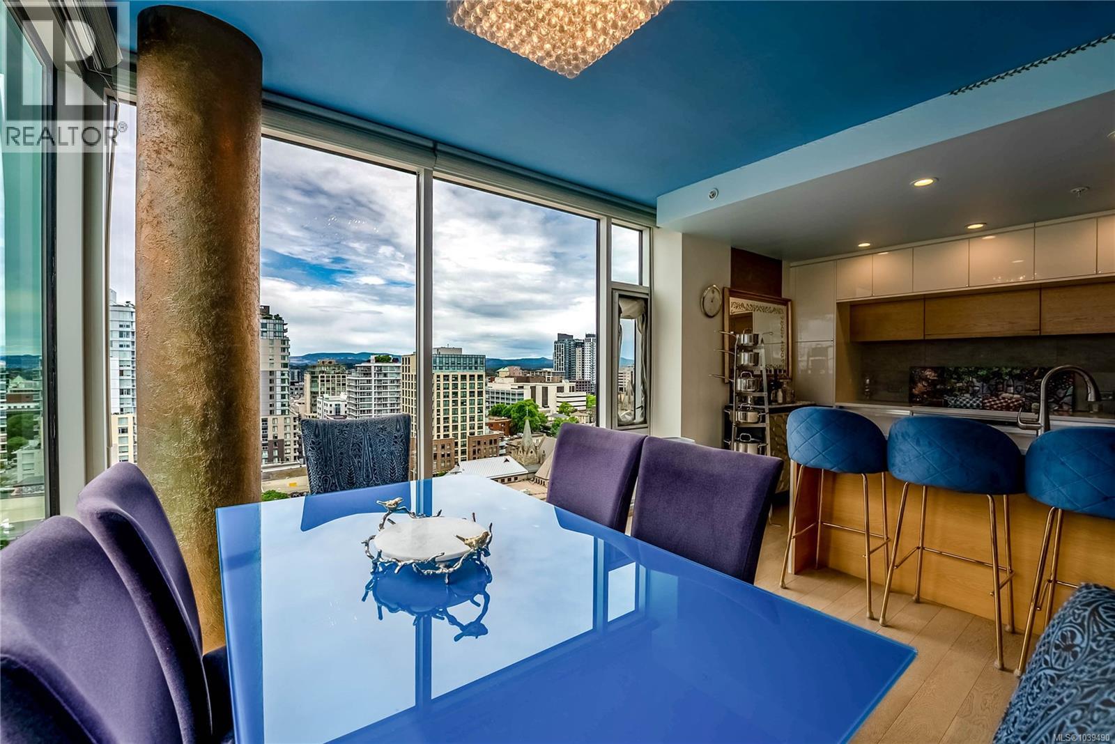 1402 989 Johnson St, Victoria, British Columbia  V8V 0E3 - Photo 18 - 1039490