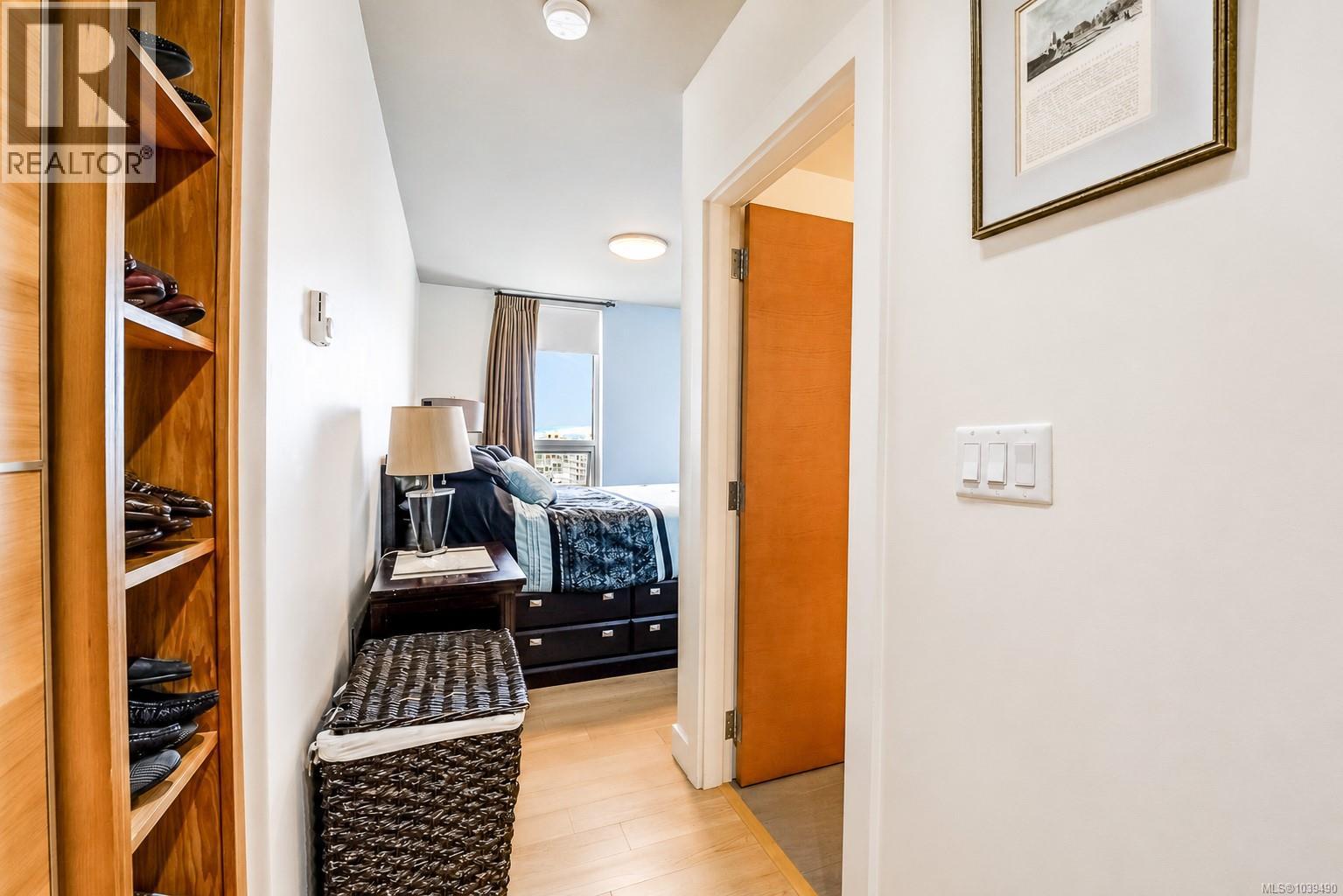1402 989 Johnson St, Victoria, British Columbia  V8V 0E3 - Photo 24 - 1039490