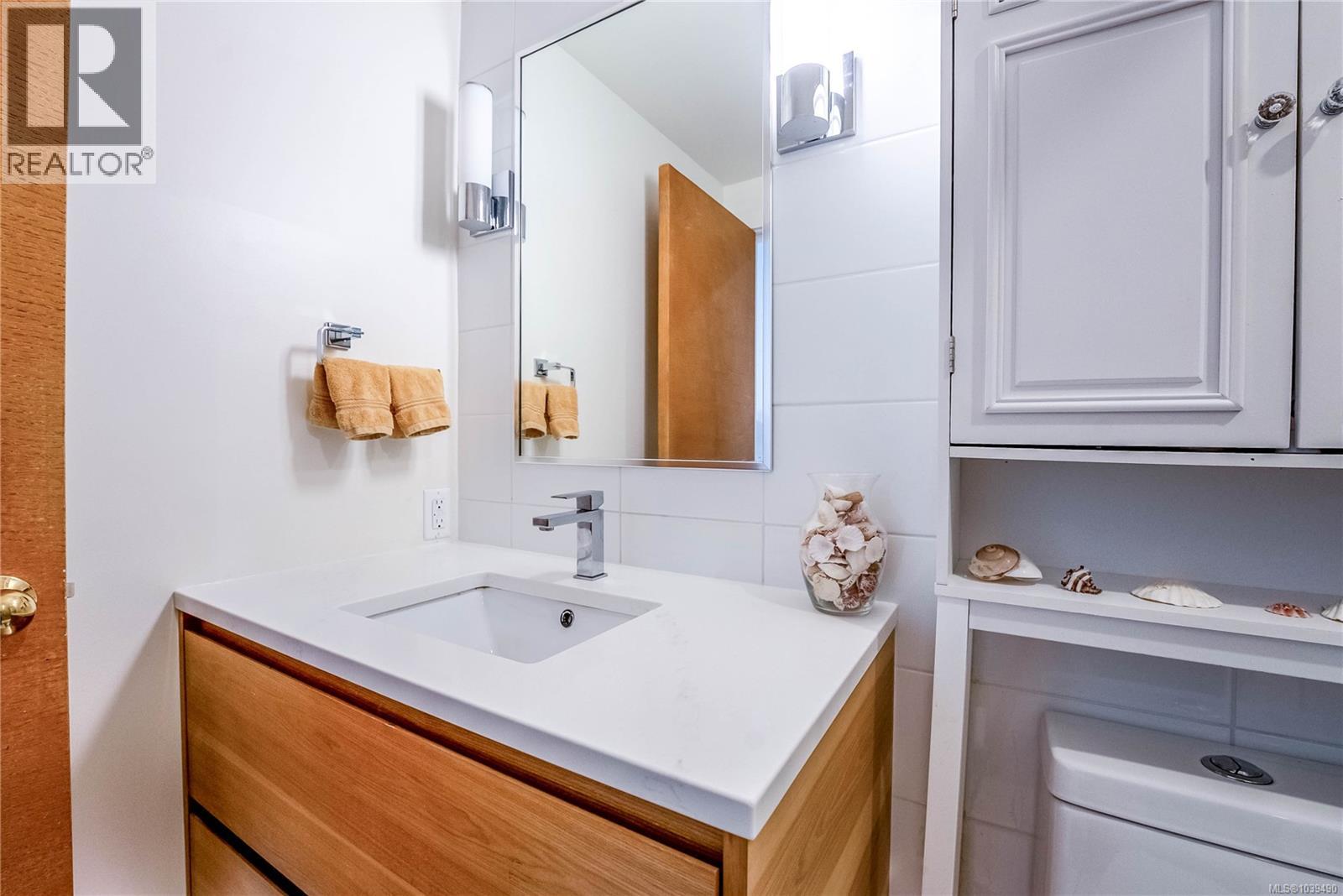 1402 989 Johnson St, Victoria, British Columbia  V8V 0E3 - Photo 31 - 1039490