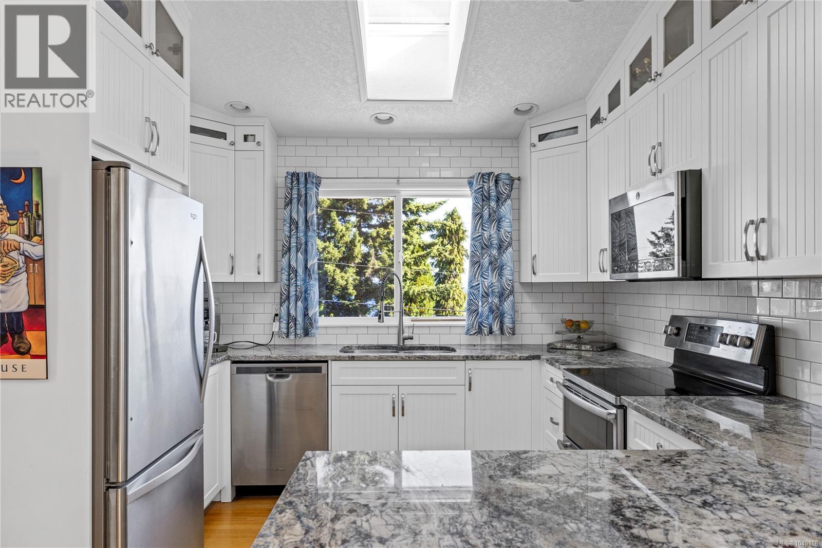323 Hoylake Rd W, Qualicum Beach, British Columbia  V9K 1K5 - Photo 6 - 1040168