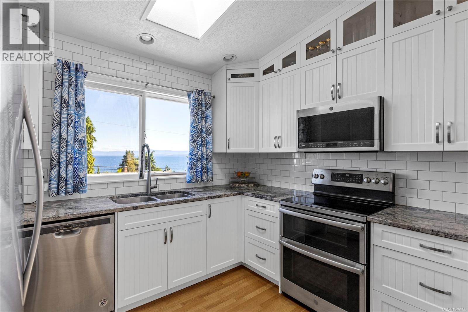 323 Hoylake Rd W, Qualicum Beach, British Columbia  V9K 1K5 - Photo 32 - 1040168