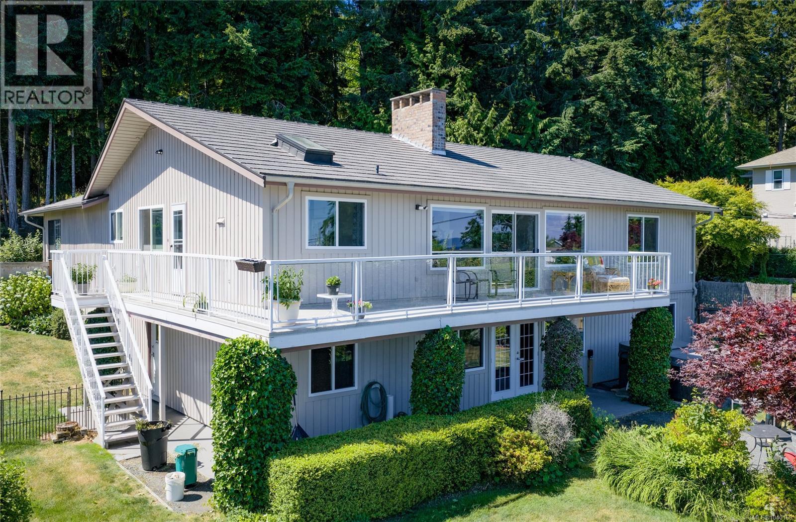 323 Hoylake Rd W, Qualicum Beach, British Columbia