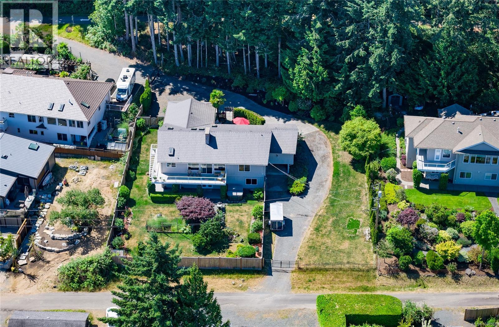323 Hoylake Rd W, Qualicum Beach, British Columbia  V9K 1K5 - Photo 2 - 1040168