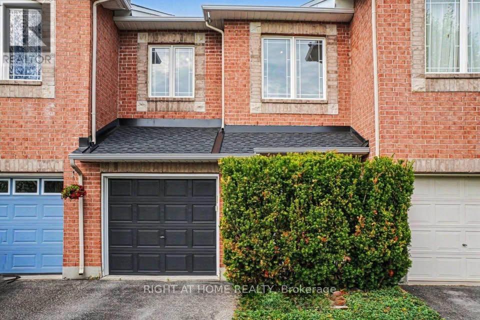 2064 DUNOLLIE CRESCENT, Ottawa, Ontario