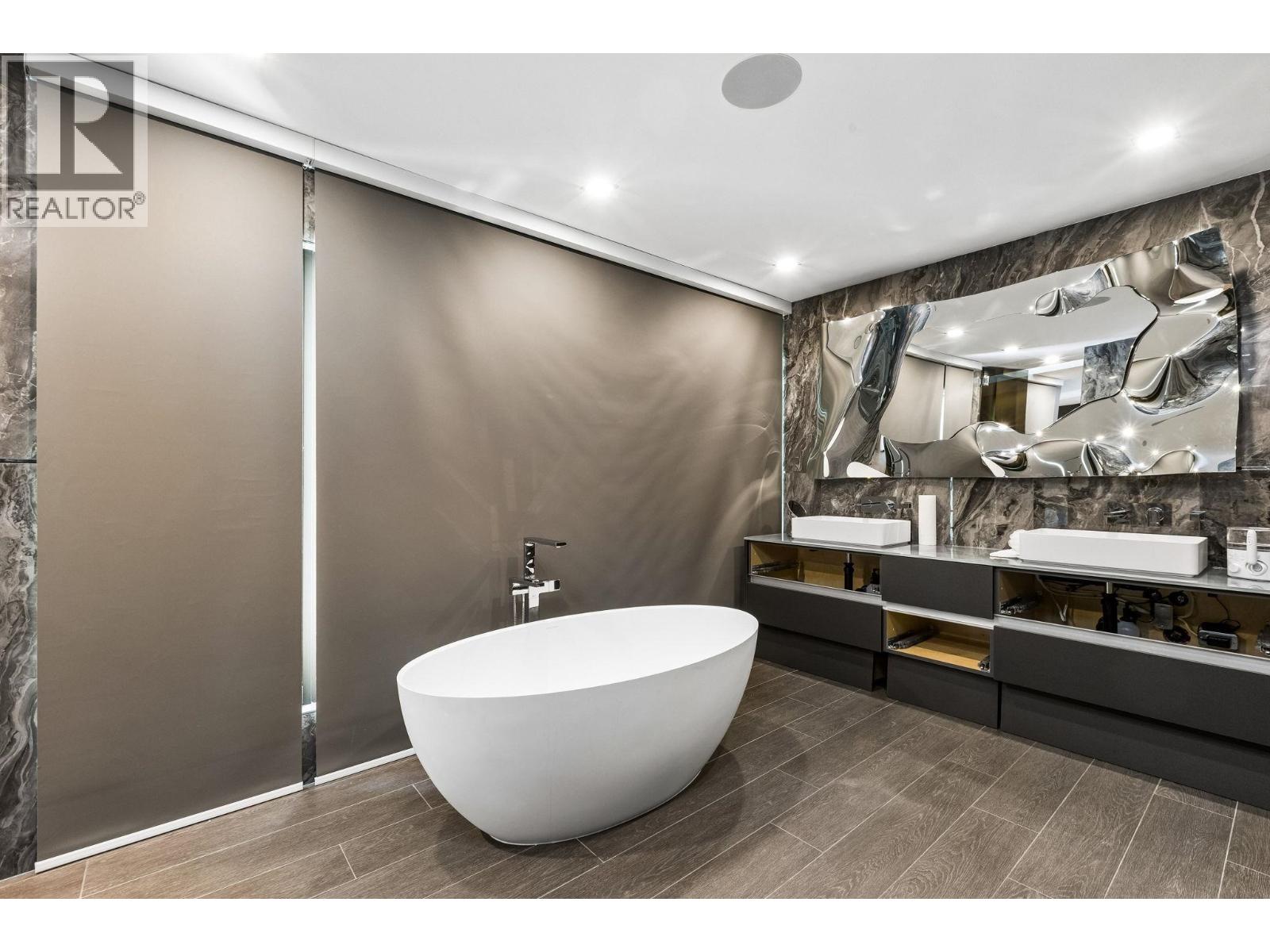 4577 Capilano Road, North Vancouver, British Columbia  V7R 4K2 - Photo 17 - R3137820