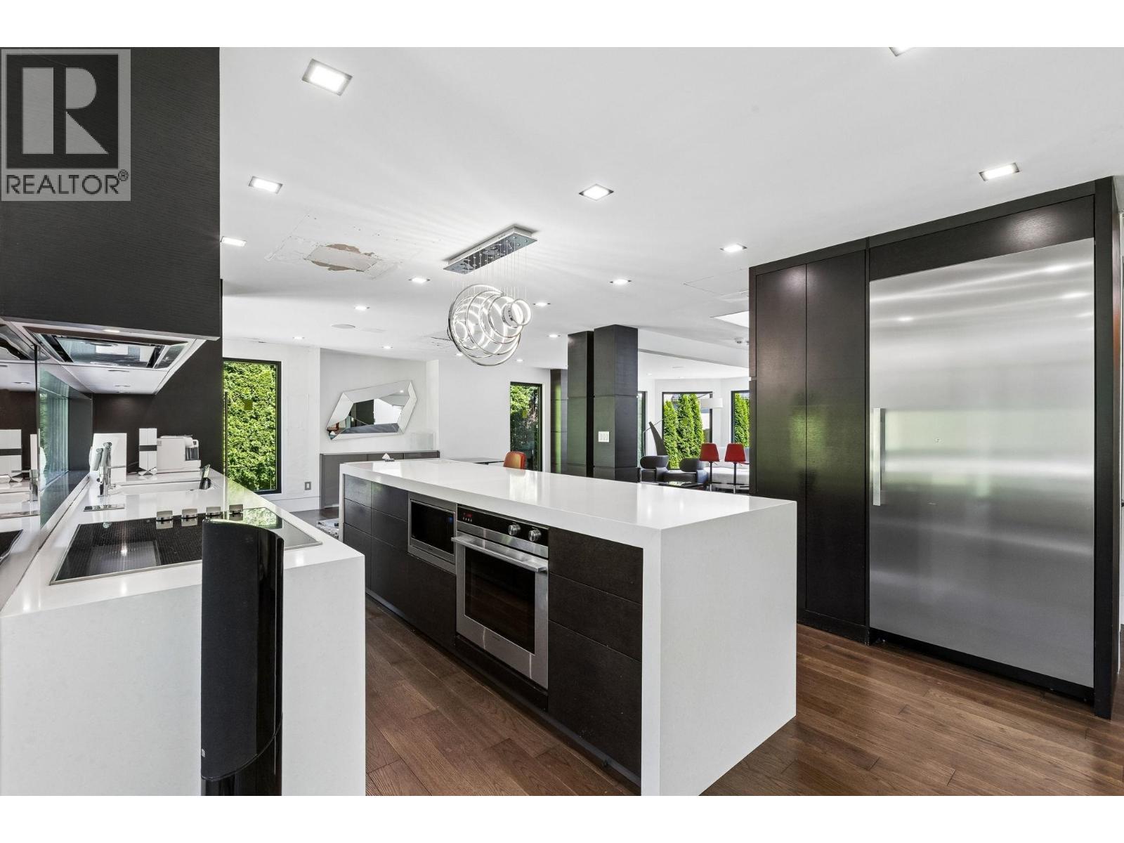 4577 Capilano Road, North Vancouver, British Columbia  V7R 4K2 - Photo 5 - R3137820