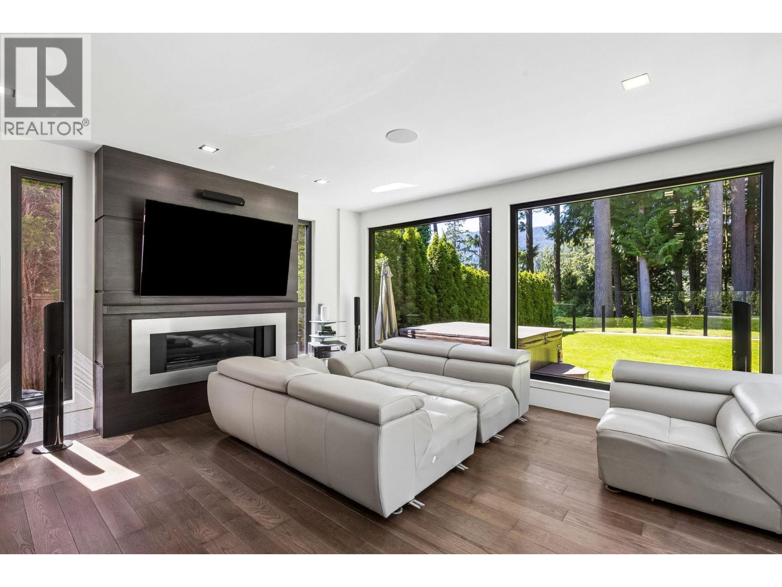 4577 Capilano Road, North Vancouver, British Columbia  V7R 4K2 - Photo 7 - R3137820