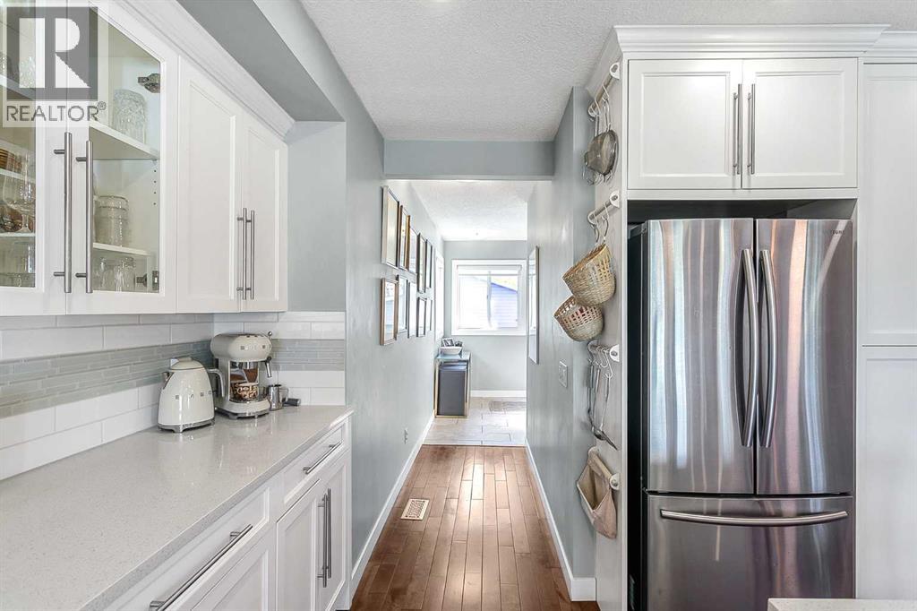 95 Hillgrove Crescent SW, Calgary, Alberta  T2V 3K9 - Photo 8 - A2309620