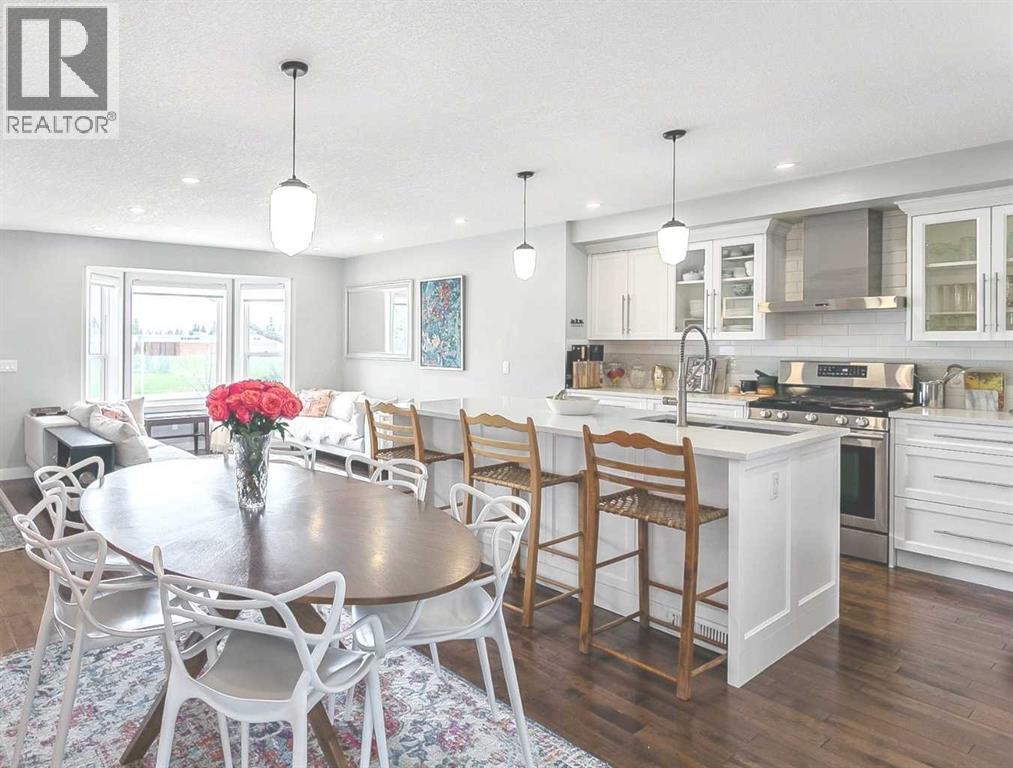 95 Hillgrove Crescent SW, Calgary, Alberta  T2V 3K9 - Photo 4 - A2309620
