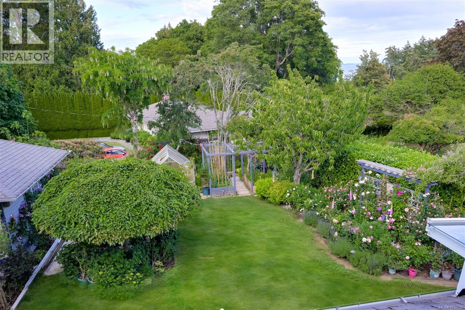 4005 Locarno Lane, Saanich, British Columbia  V8N 3Z9 - Photo 43 - 1038604