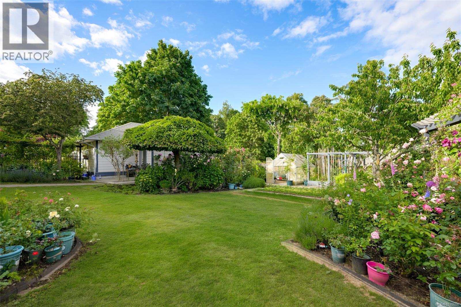 4005 Locarno Lane, Saanich, British Columbia  V8N 3Z9 - Photo 37 - 1038604