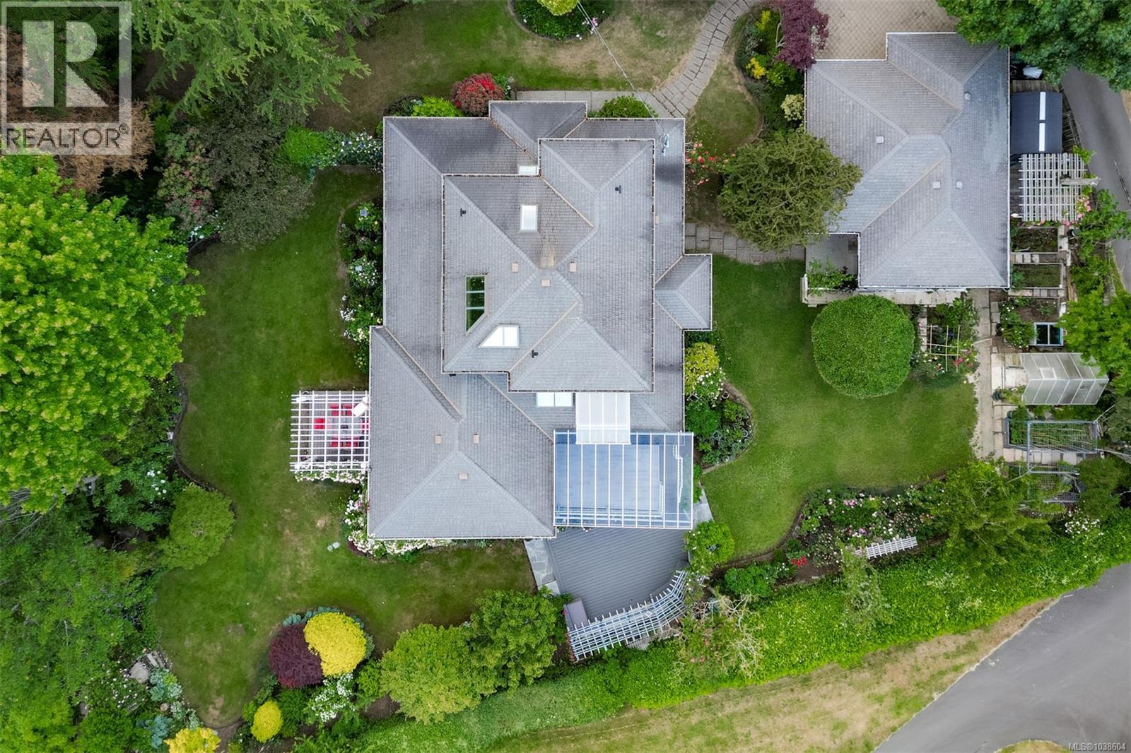 4005 Locarno Lane, Saanich, British Columbia  V8N 3Z9 - Photo 53 - 1038604