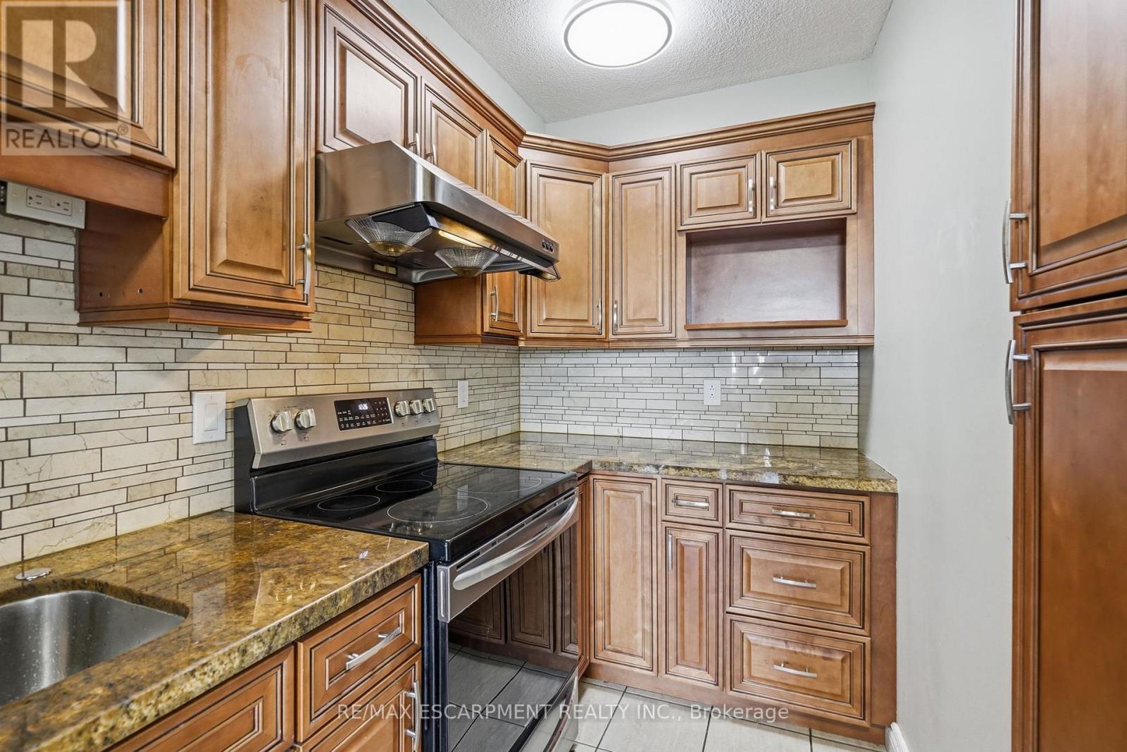 1516 - 50 Mississauga Valley Boulevard, Mississauga, Ontario  L5A 3S2 - Photo 2 - W13134884