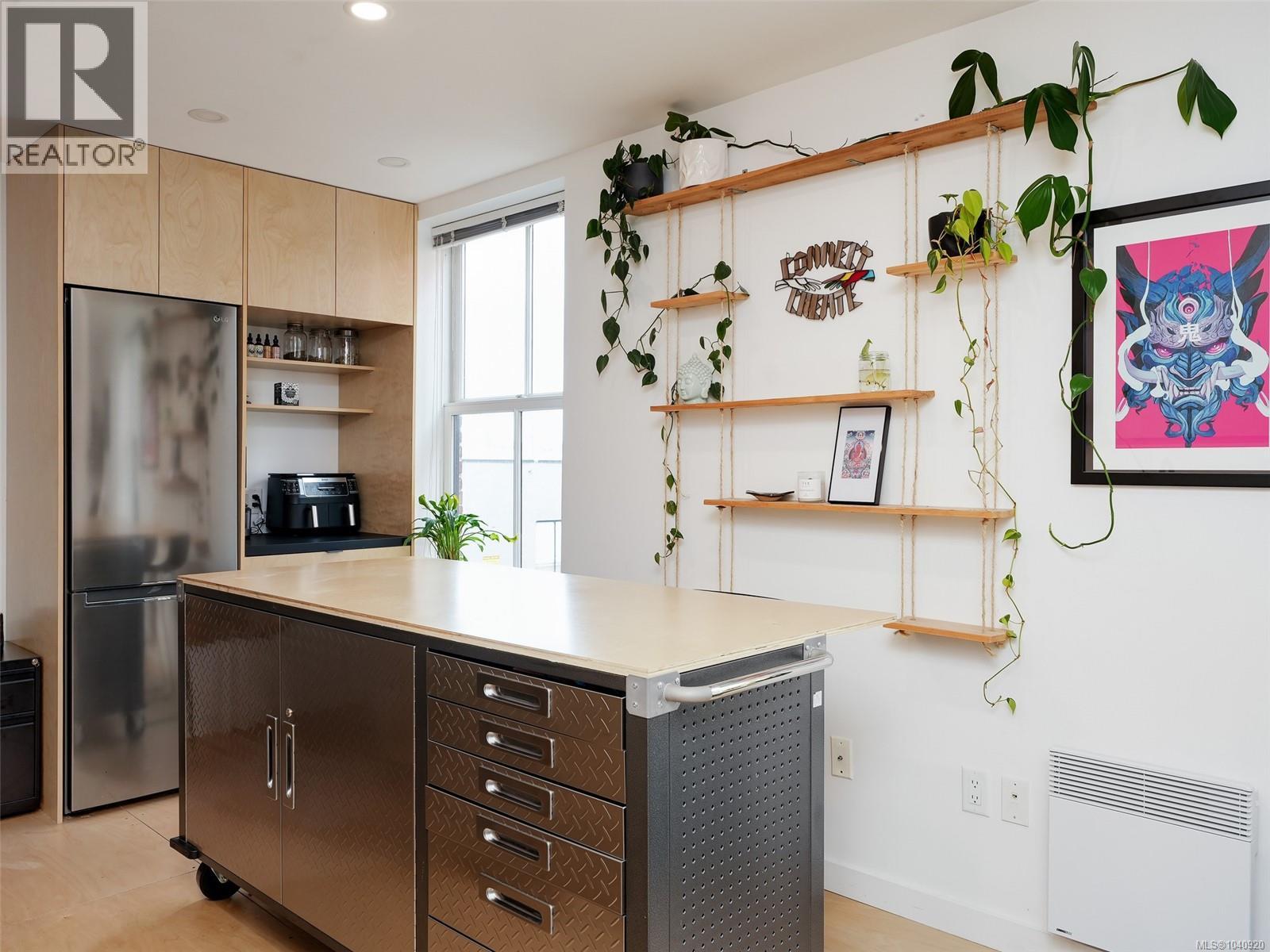 11 532 1/2 Fisgard St, Victoria, British Columbia V8W 1R4 - Photo 6 - 1040920