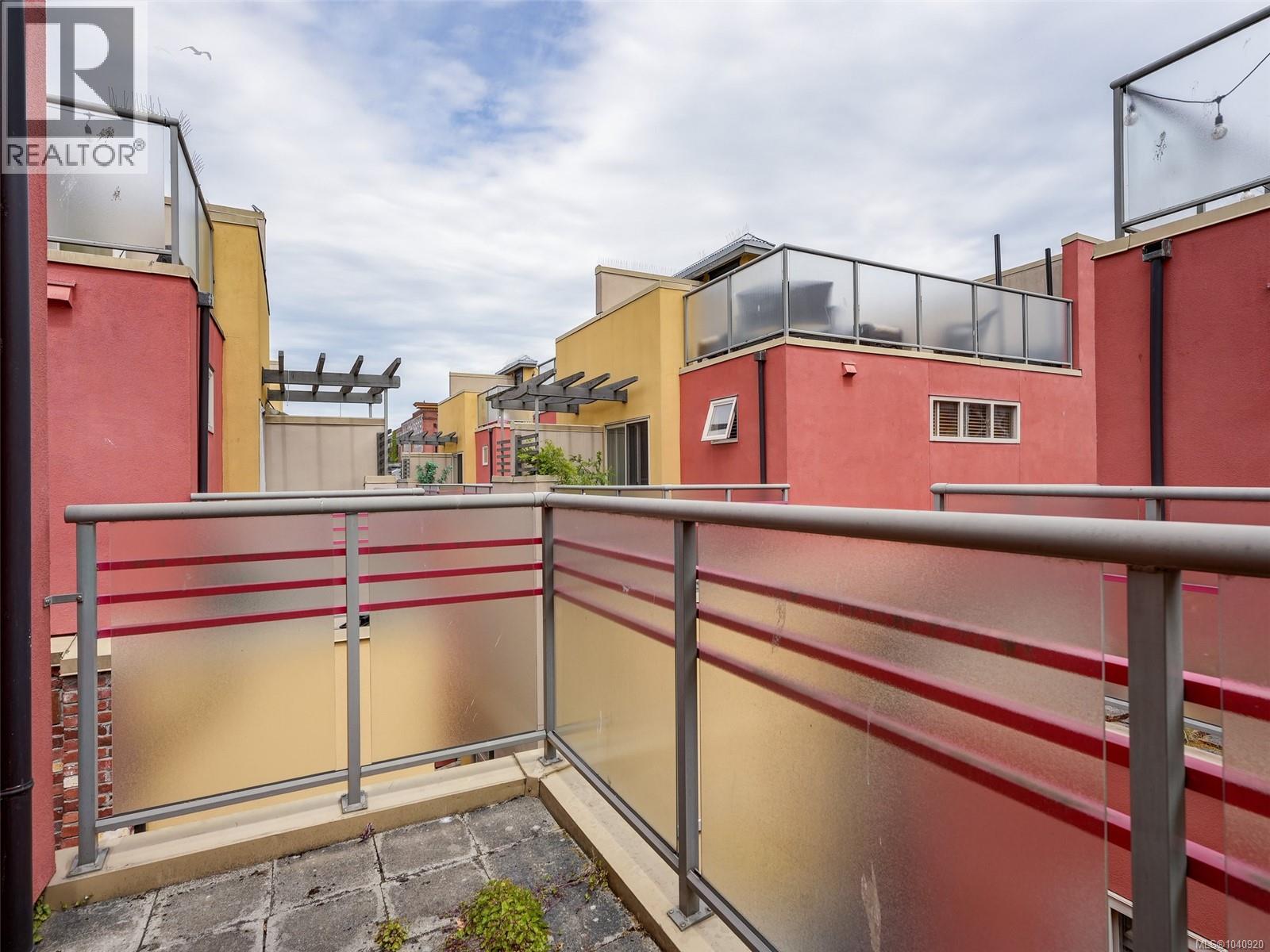 11 532 1/2 Fisgard St, Victoria, British Columbia V8W 1R4 - Photo 14 - 1040920