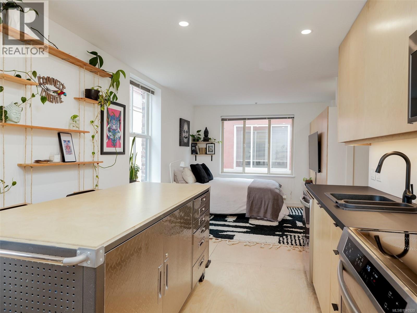 11 532 1/2 Fisgard St, Victoria, British Columbia V8W 1R4 - Photo 5 - 1040920