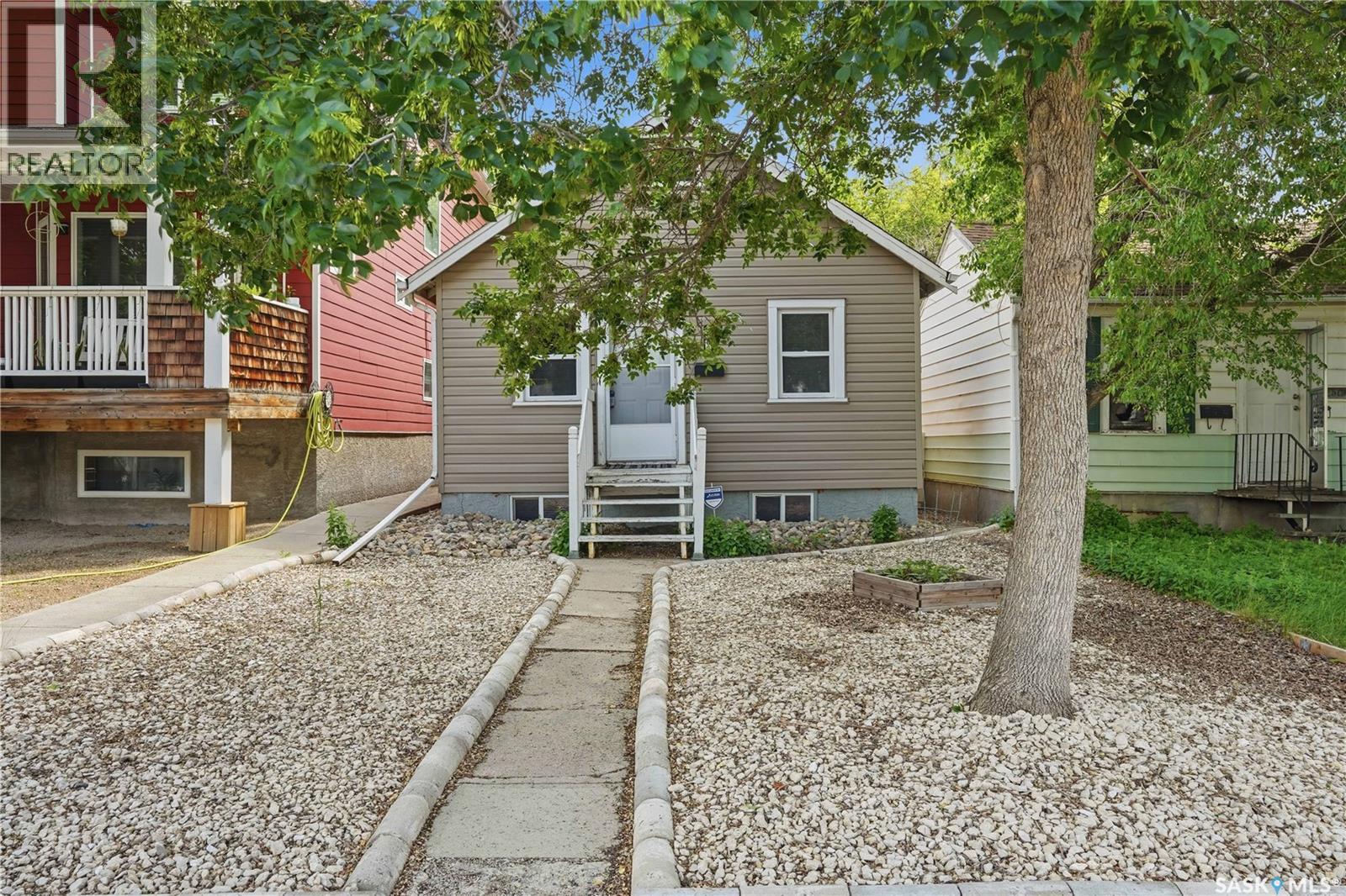 2509 Mcdonald Street, Regina, Saskatchewan  S4N 2Z6 - Photo 1 - SK040085