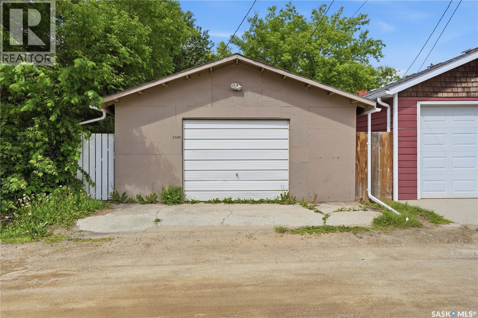 2509 Mcdonald Street, Regina, Saskatchewan  S4N 2Z6 - Photo 38 - SK040085