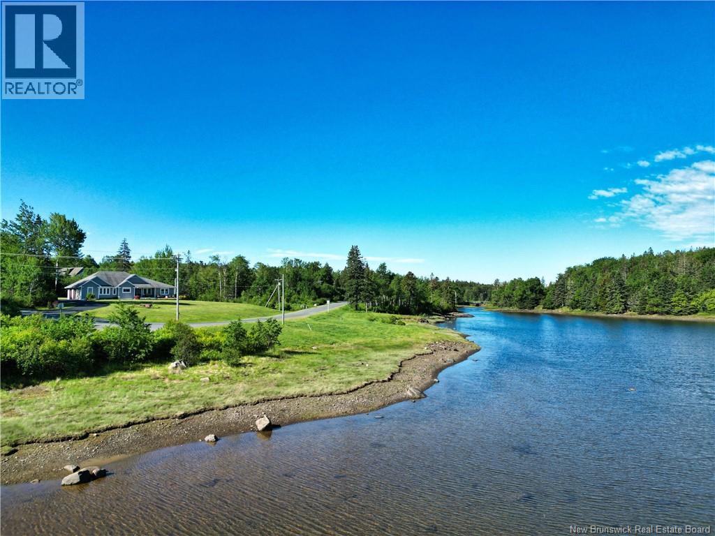 905 Fundy Drive, Wilsons Beach, New Brunswick  E5E 1Y5 - Photo 2 - NB142161