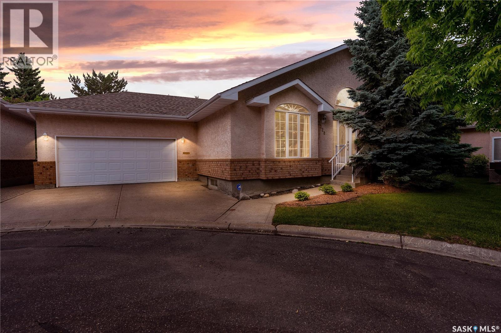 3328 Lakeshore COURT, Regina, Saskatchewan