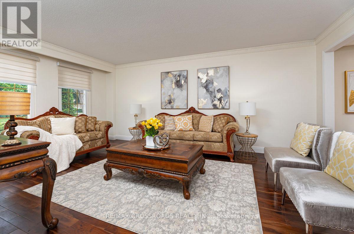 16 Heisey Drive, Markham, Ontario  L3P 4P7 - Photo 5 - N13467968