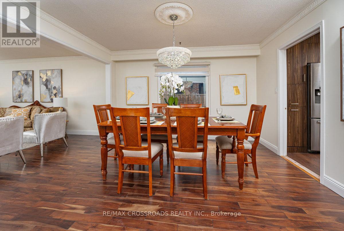 16 Heisey Drive, Markham, Ontario  L3P 4P7 - Photo 8 - N13467968