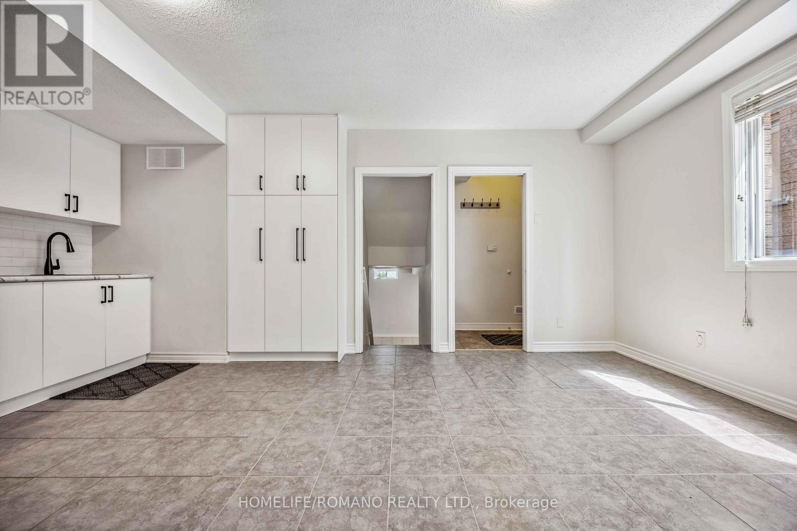 Basement - 34 Gianmarco Way, Vaughan, Ontario L6A 3J3 - Photo 10 - N13468072