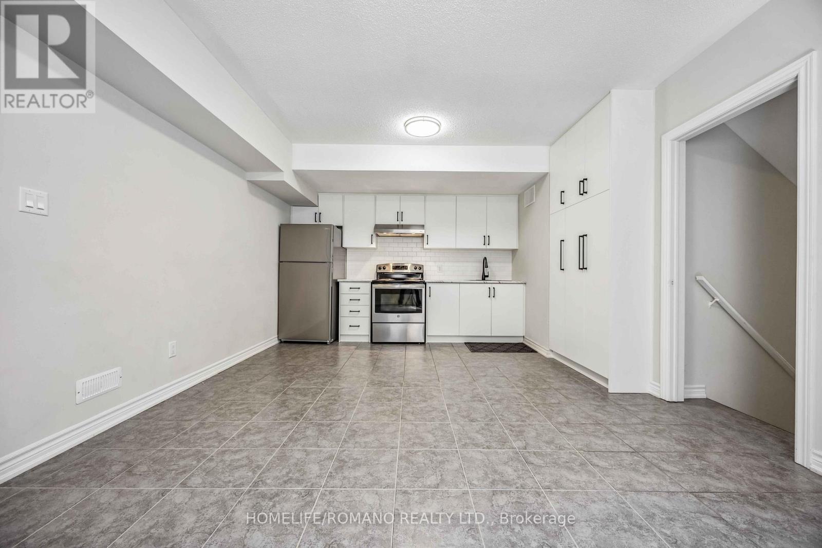 Basement - 34 Gianmarco Way, Vaughan, Ontario L6A 3J3 - Photo 6 - N13468072