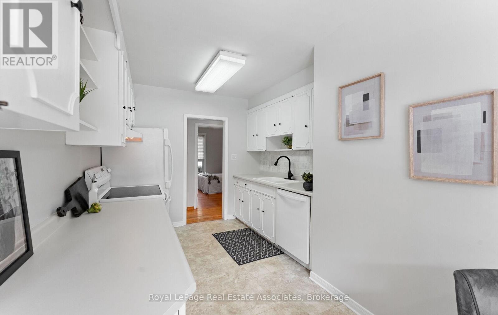 3071 Ballydown Crescent, Mississauga, Ontario L5C 2C7 - Photo 13 - W13468044