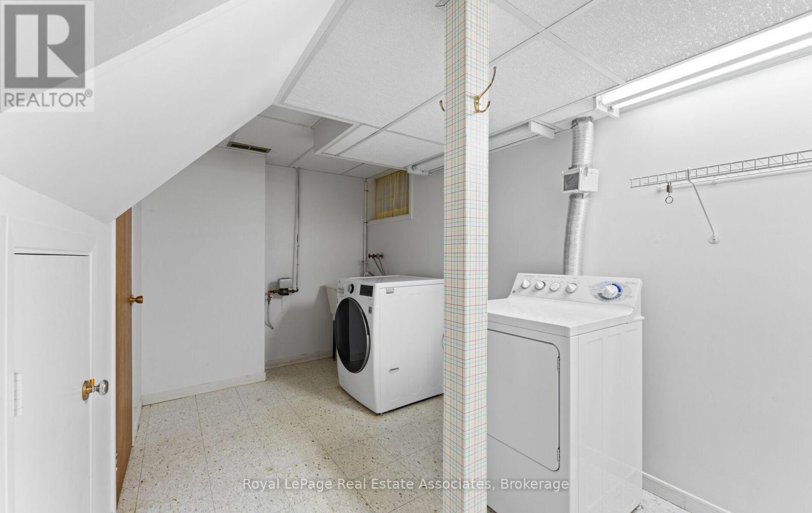3071 Ballydown Crescent, Mississauga, Ontario L5C 2C7 - Photo 37 - W13468044