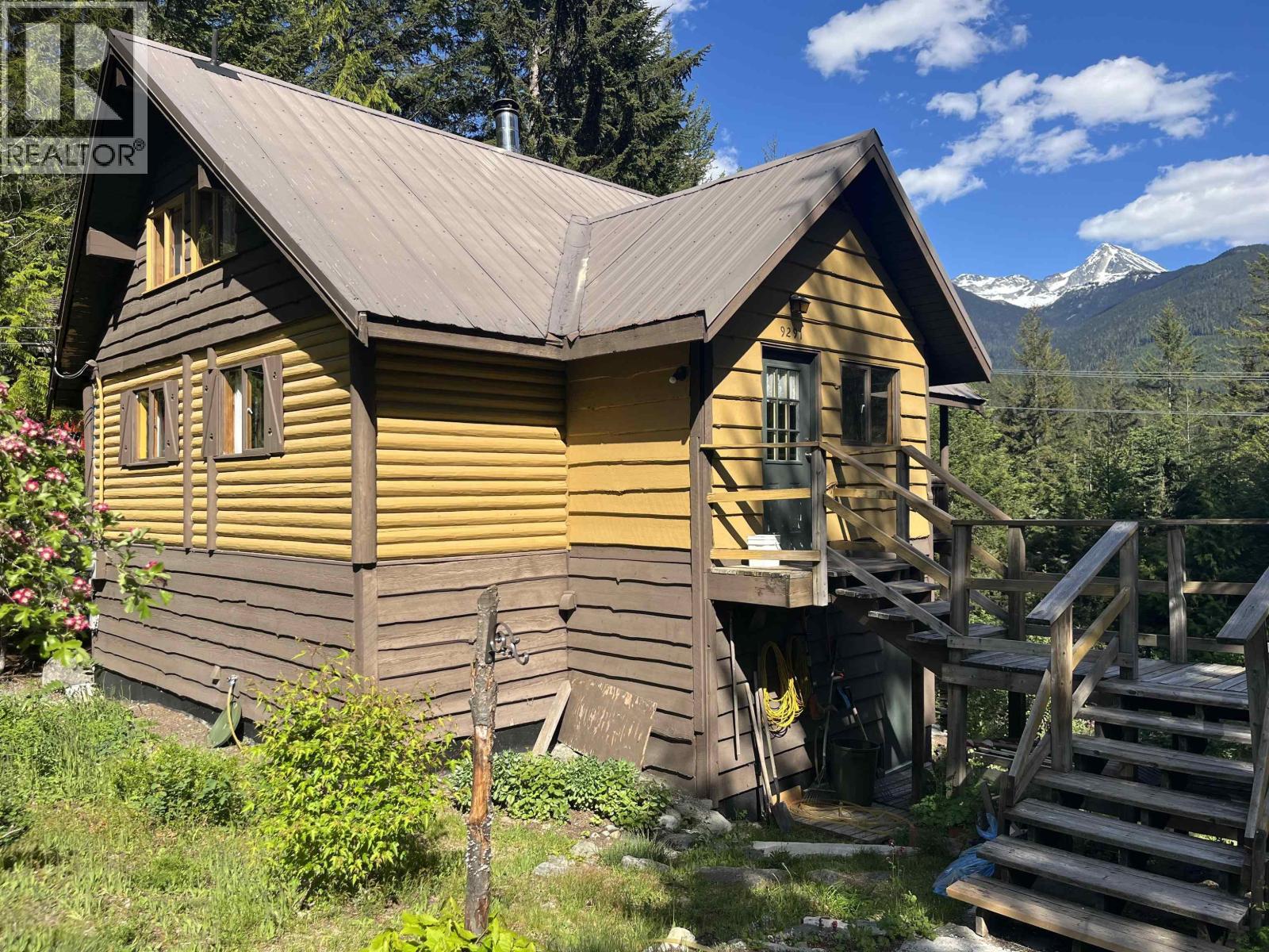 9291 Emerald Drive, Whistler, British Columbia  V8E 0G5 - Photo 1 - R3137837