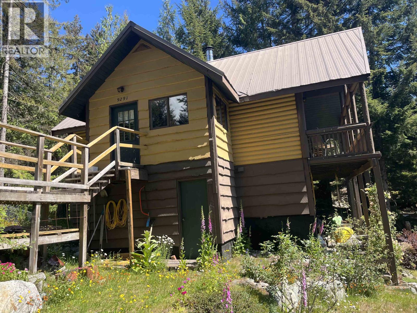 9291 Emerald Drive, Whistler, British Columbia  V8E 0G5 - Photo 2 - R3137837