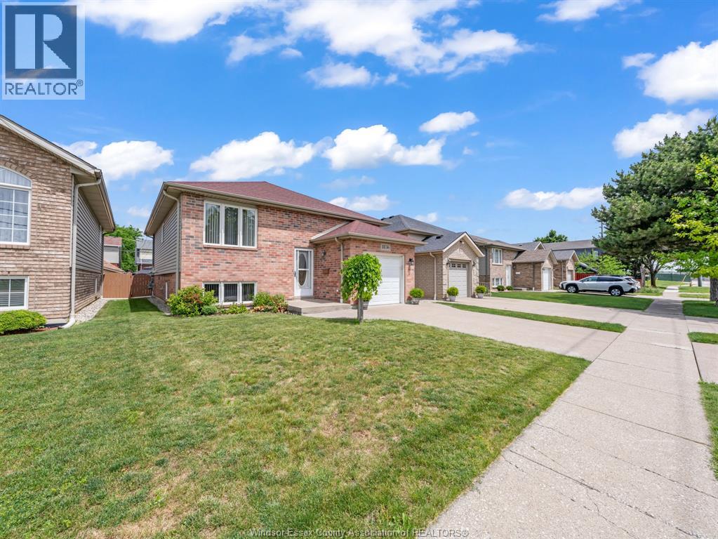 1836 Shepherd, Windsor, Ontario N8Y 1T5 - Photo 3 - 26014643