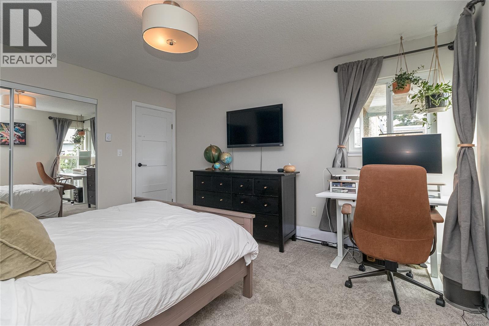 305 1366 Hillside Ave, Victoria, British Columbia  V8T 2B5 - Photo 15 - 1040907