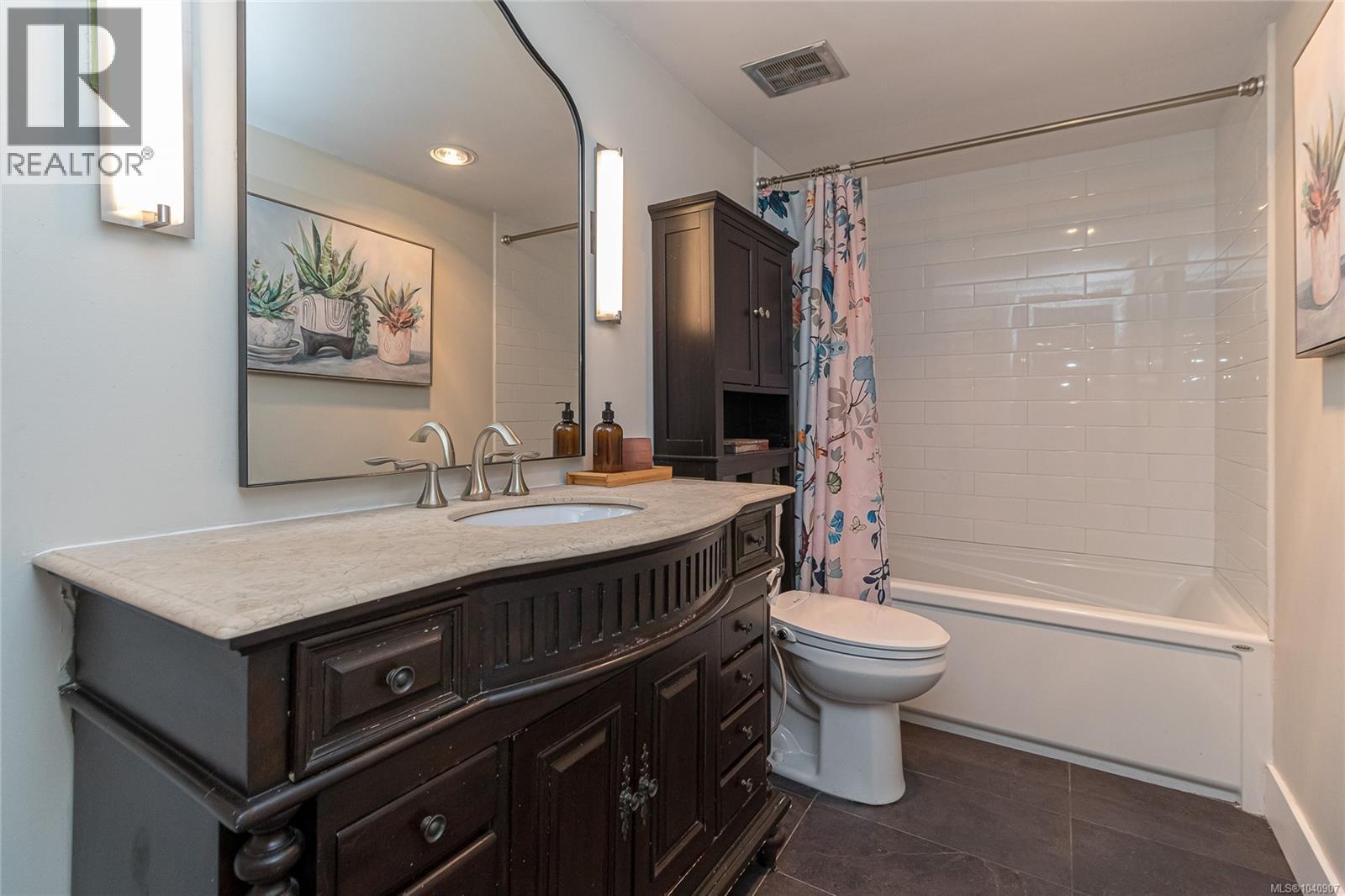 305 1366 Hillside Ave, Victoria, British Columbia  V8T 2B5 - Photo 19 - 1040907