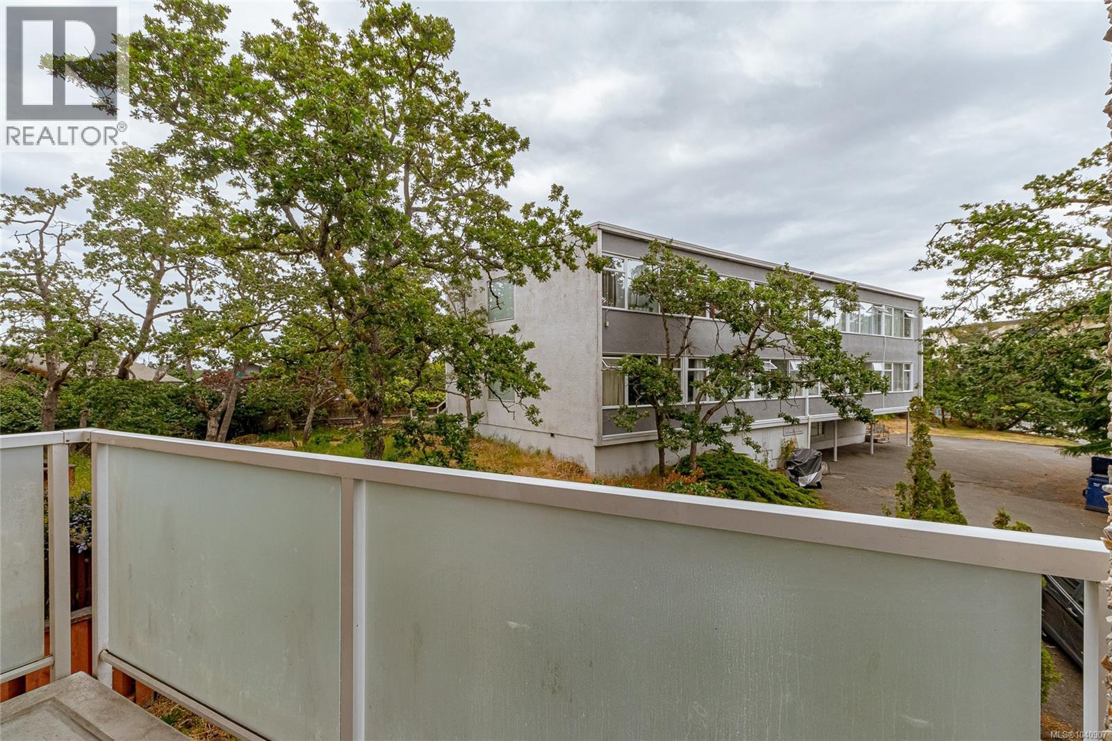 305 1366 Hillside Ave, Victoria, British Columbia  V8T 2B5 - Photo 21 - 1040907
