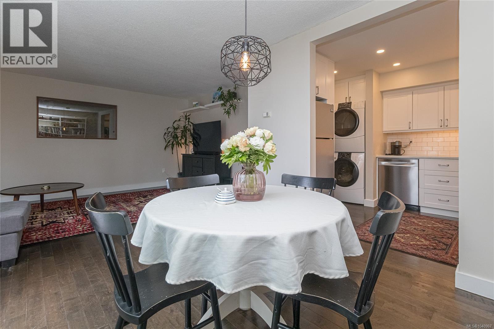305 1366 Hillside Ave, Victoria, British Columbia  V8T 2B5 - Photo 8 - 1040907