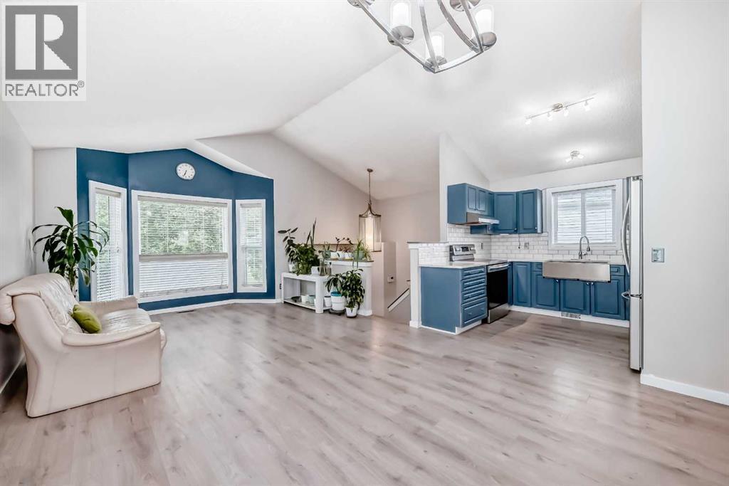 137 Erin Meadow Bay SE, Calgary, Alberta  T2B 3A2 - Photo 15 - A2316817