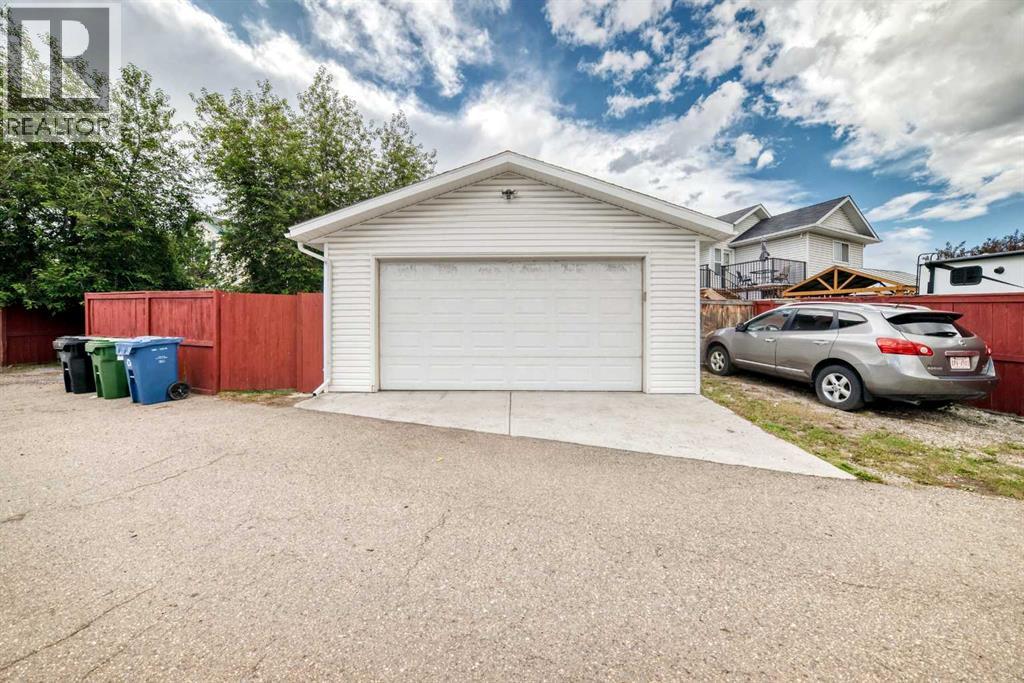 137 Erin Meadow Bay SE, Calgary, Alberta  T2B 3A2 - Photo 32 - A2316817