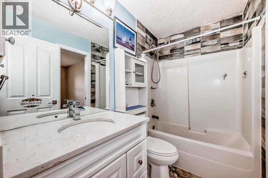 137 Erin Meadow Bay SE, Calgary, Alberta  T2B 3A2 - Photo 22 - A2316817