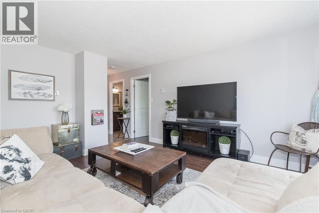 271 Eiwo Court Unit# 304, Waterloo, Ontario  N2K 2M8 - Photo 4 - 40840515