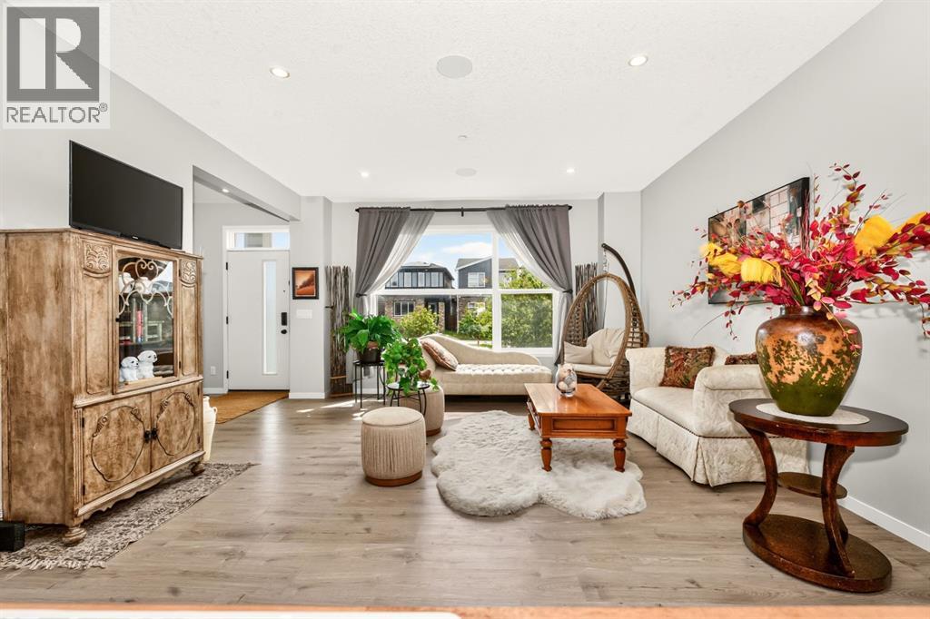 23 Lucas Boulevard NW, Calgary, Alberta T3P 1H9 - Photo 5 - A2321208