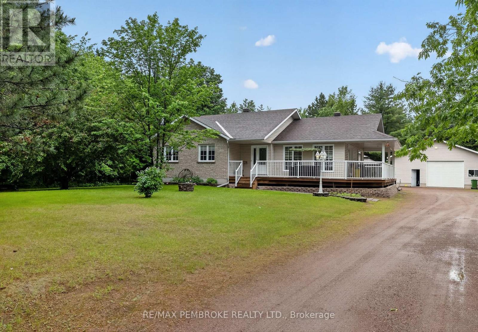 246 BLACK BAY ROAD, Petawawa, Ontario
