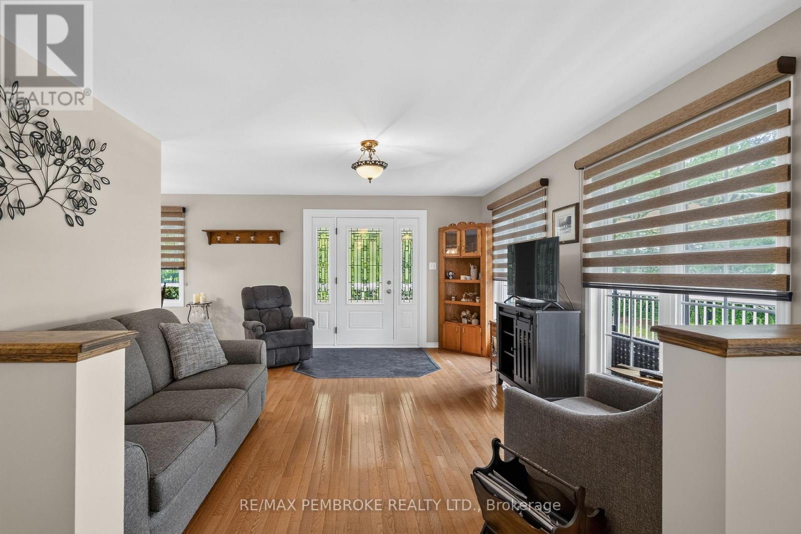 246 Black Bay Road, Petawawa, Ontario  K8H 2W8 - Photo 10 - X13468290