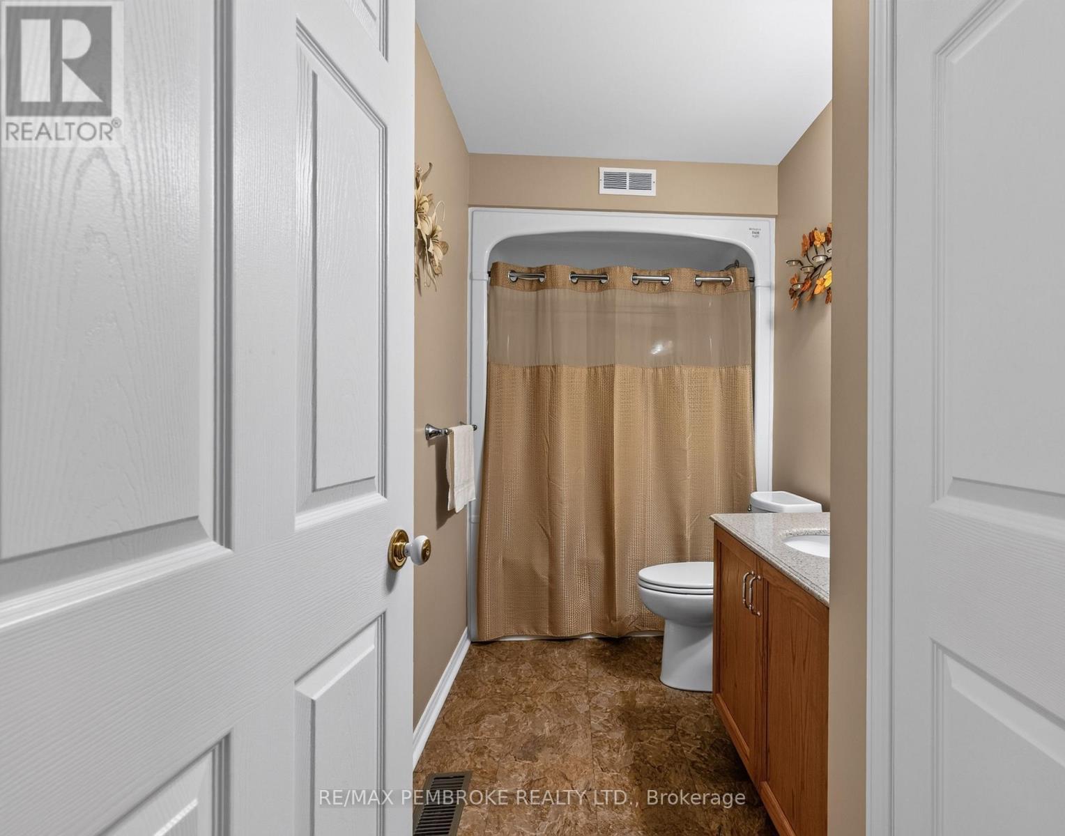 246 Black Bay Road, Petawawa, Ontario  K8H 2W8 - Photo 24 - X13468290