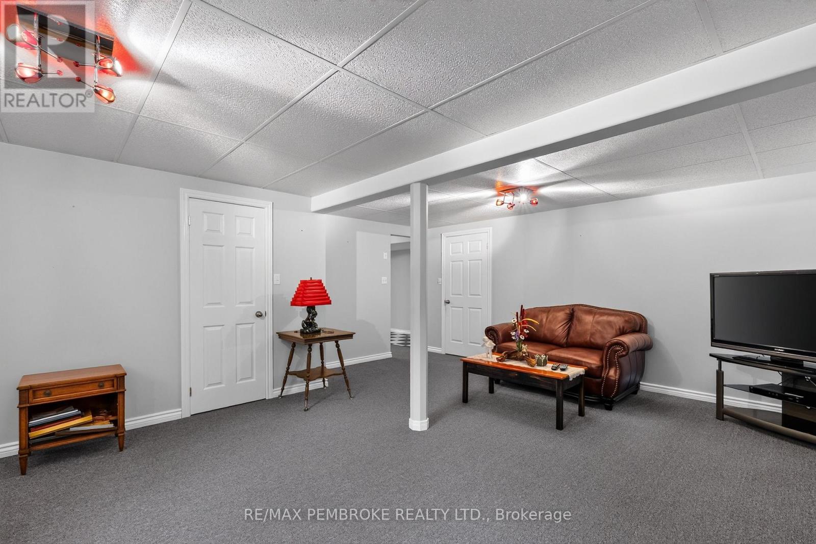246 Black Bay Road, Petawawa, Ontario  K8H 2W8 - Photo 41 - X13468290